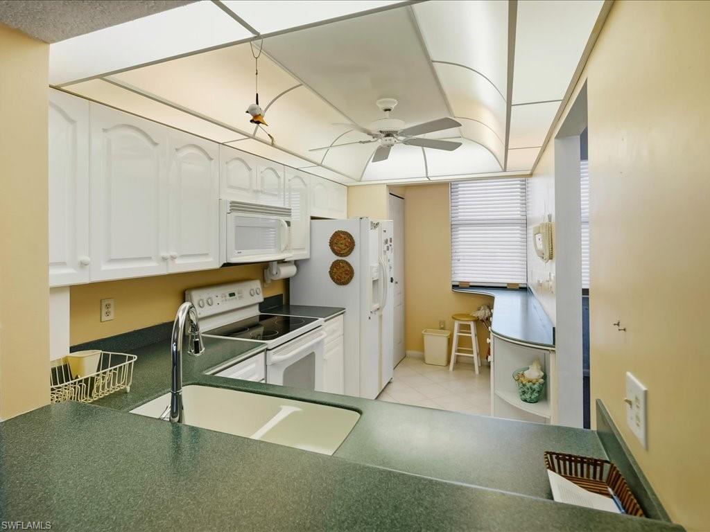 320 Seaview Ct 904 Property Photo 22