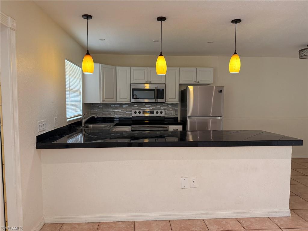 4290 Gulfstream Dr 12 Property Photo 4