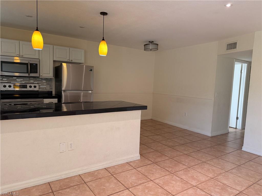 4290 Gulfstream Dr 12 Property Photo 5