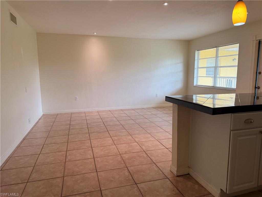 4290 Gulfstream Dr 12 Property Photo 6