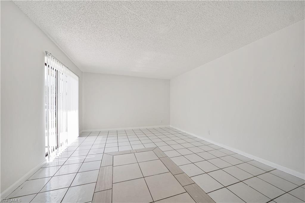2173 White Pine Cir C Property Photo 3
