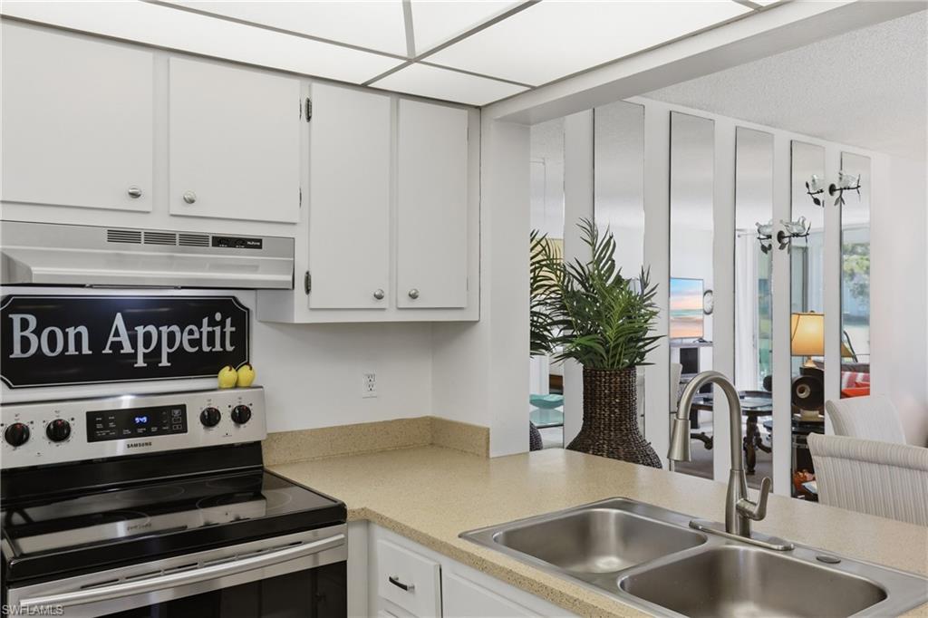 1086 Forest Lakes Dr 106 Property Photo 20