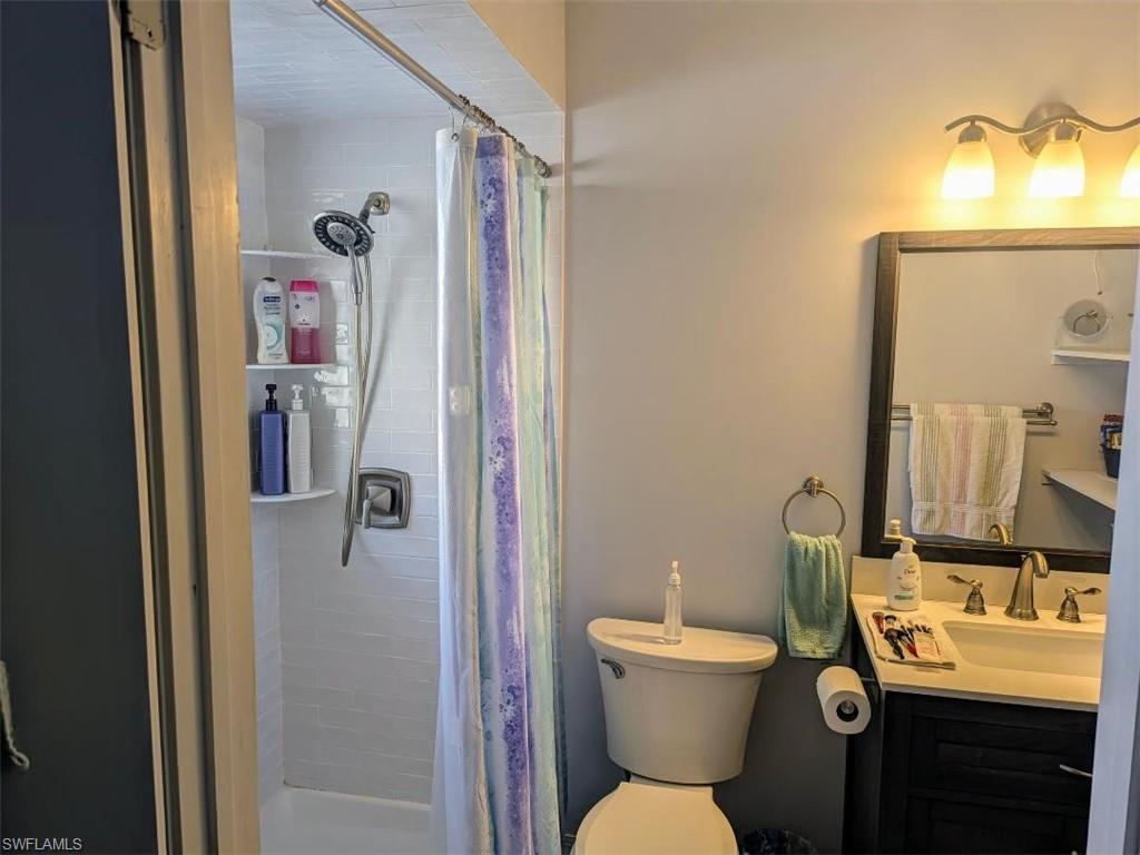 715 47th St 104 Property Photo 8