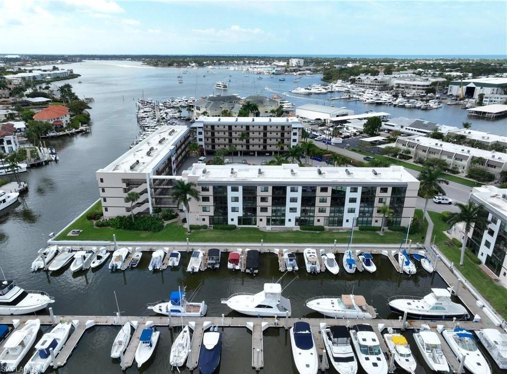807 River Point Dr 304d Property Photo 4
