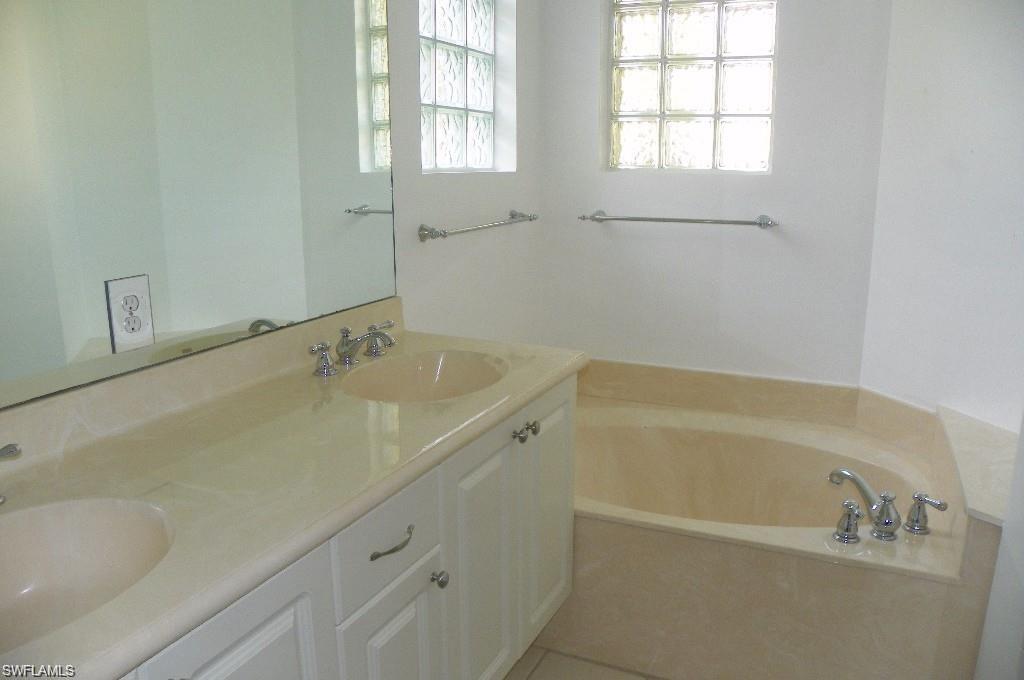 1400 Mariposa Cir 104 Property Photo 7