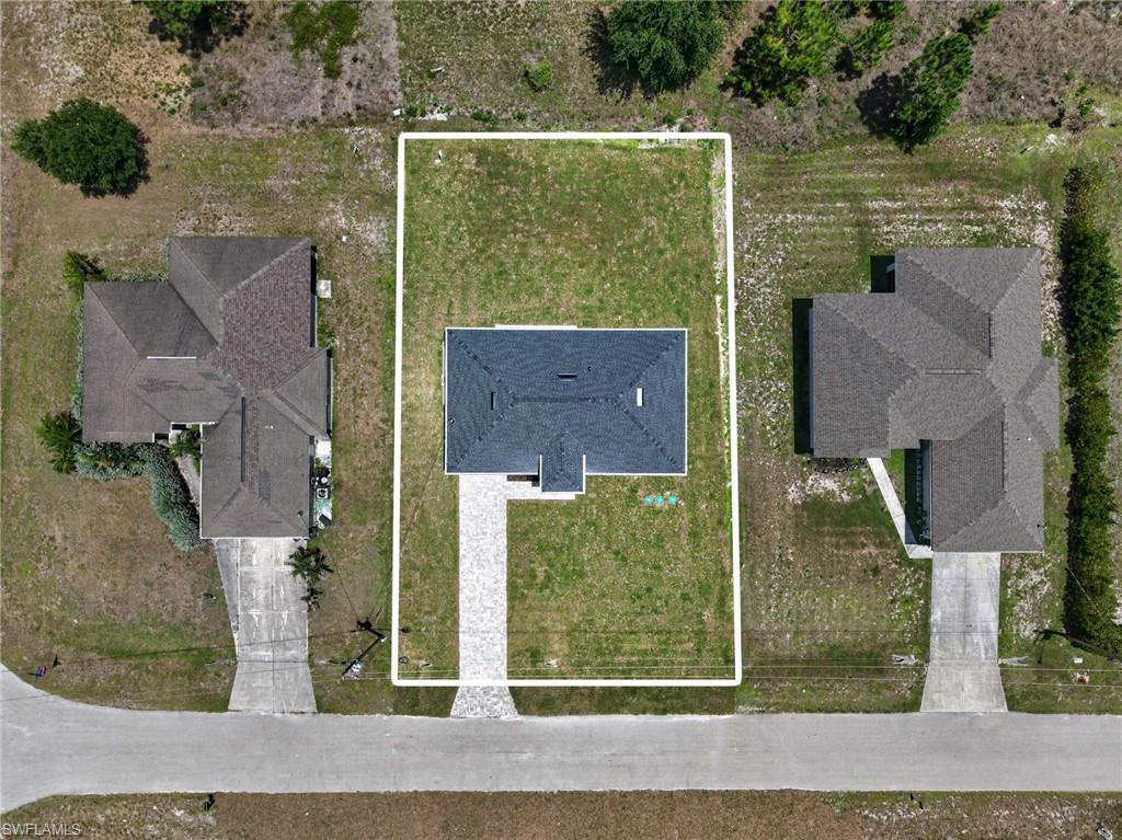 1213 Dodwin St E Property Photo 2