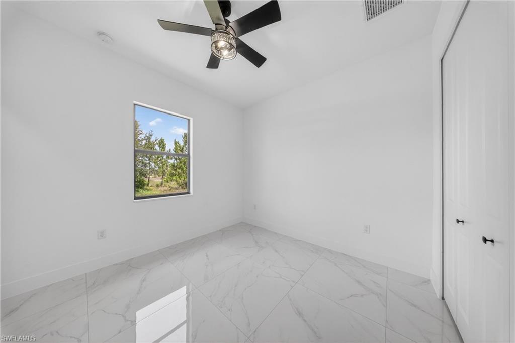 1213 Dodwin St E Property Photo 15