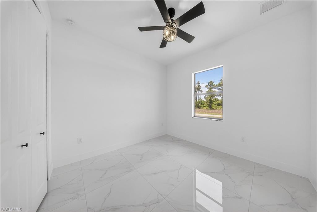 1213 Dodwin St E Property Photo 19