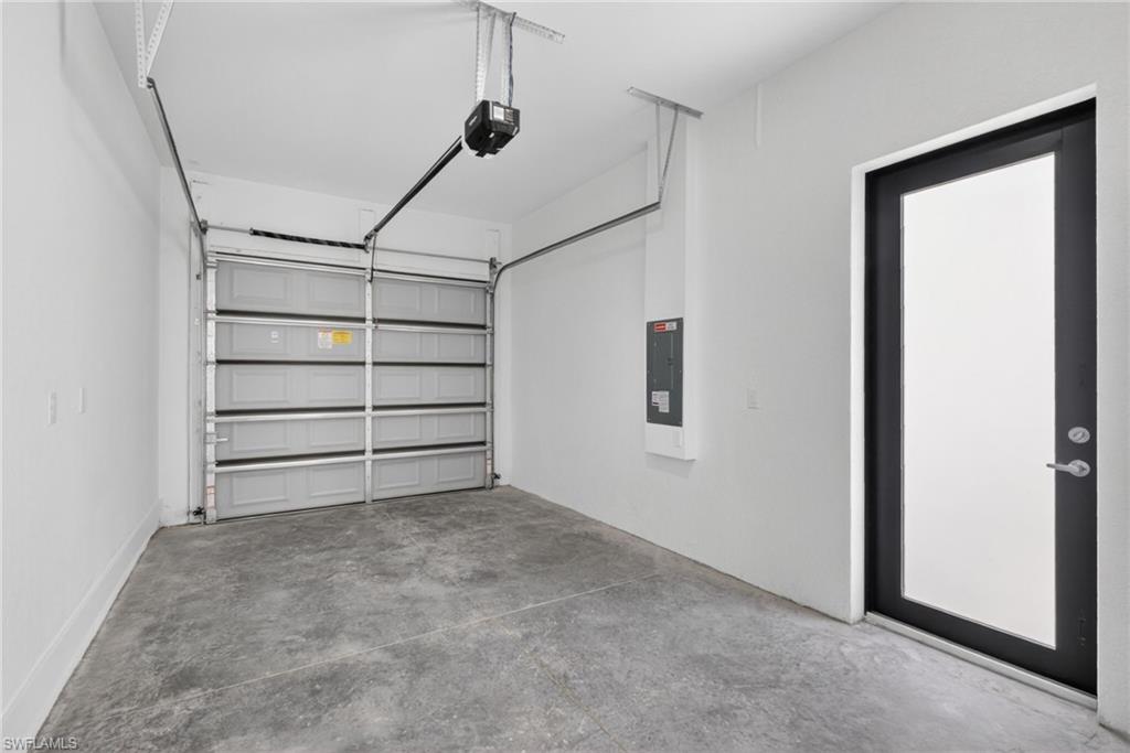 1213 Dodwin St E Property Photo 22