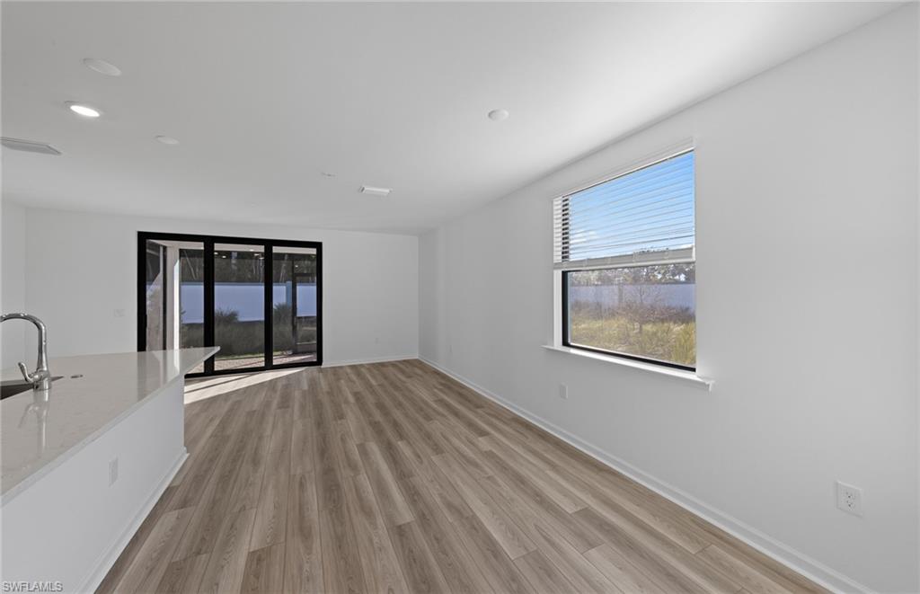 27818 Solis Grande Dr Property Photo 4