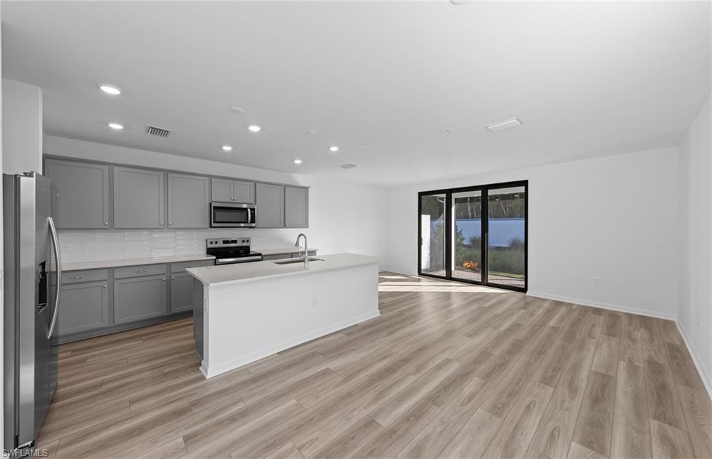 27818 Solis Grande Dr Property Photo 5
