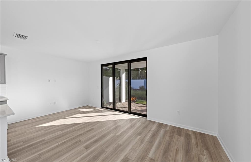 27818 Solis Grande Dr Property Photo 6