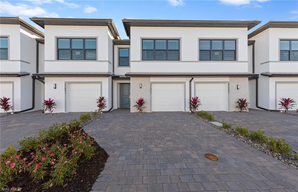 27828 Solis Grande Dr Property Photo 1