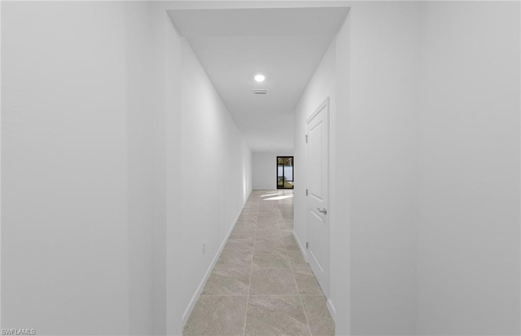 27828 Solis Grande Dr Property Photo 4