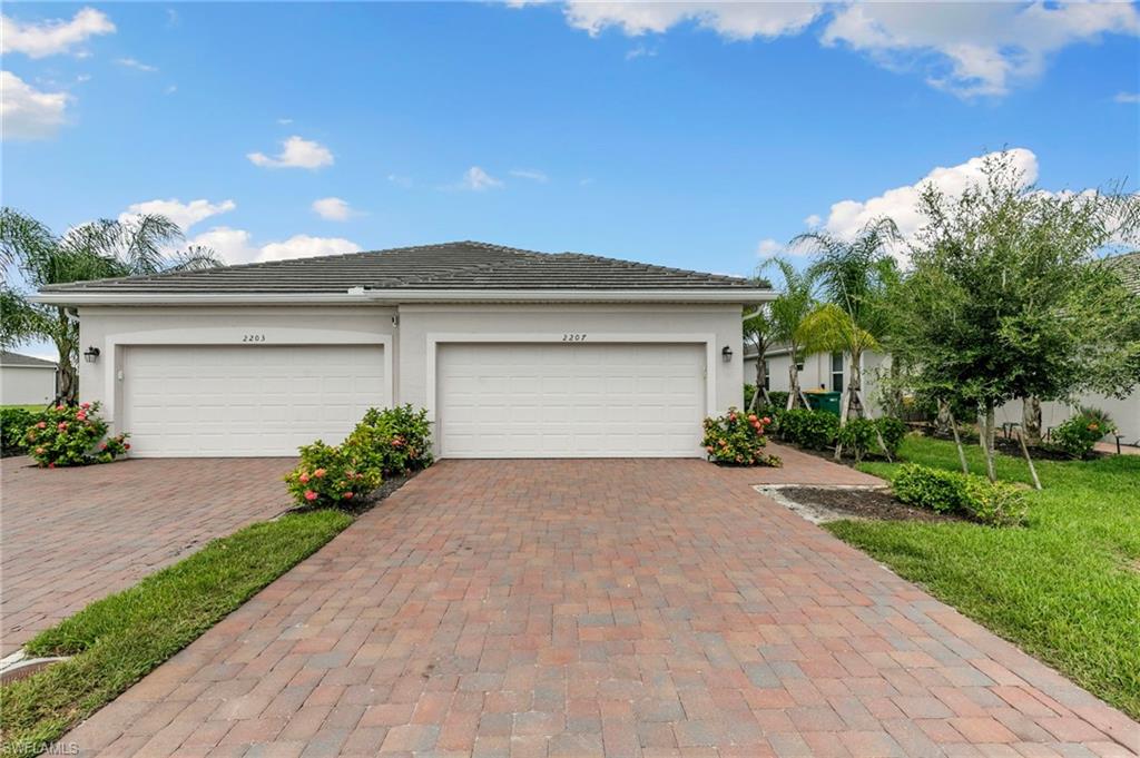 2207 Dragonfruit WAY Property Photo 1