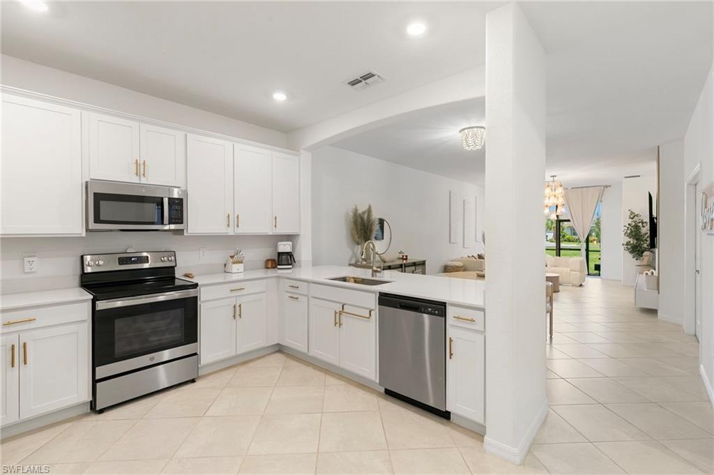 2207 Dragonfruit Way Property Photo 3