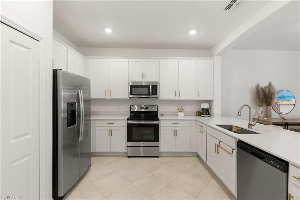 2207 Dragonfruit Way Property Photo 4