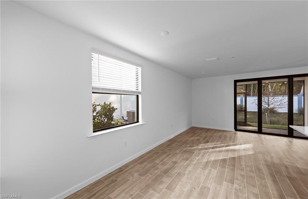 27832 Solis Grande Dr Property Photo 7