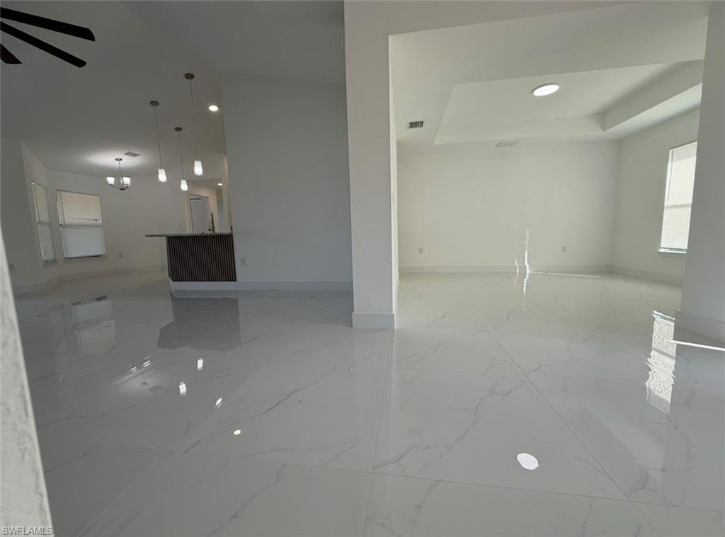 5018 Lee St Property Photo 3