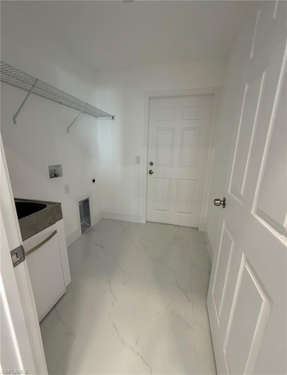 5018 Lee St Property Photo 7