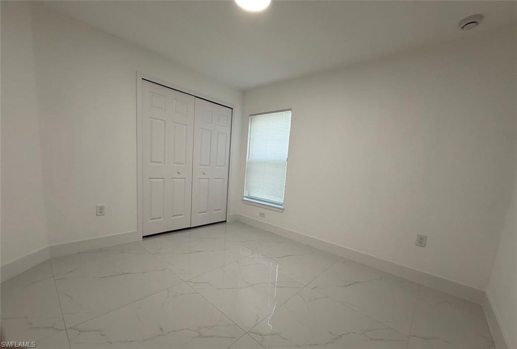 5018 Lee St Property Photo 11
