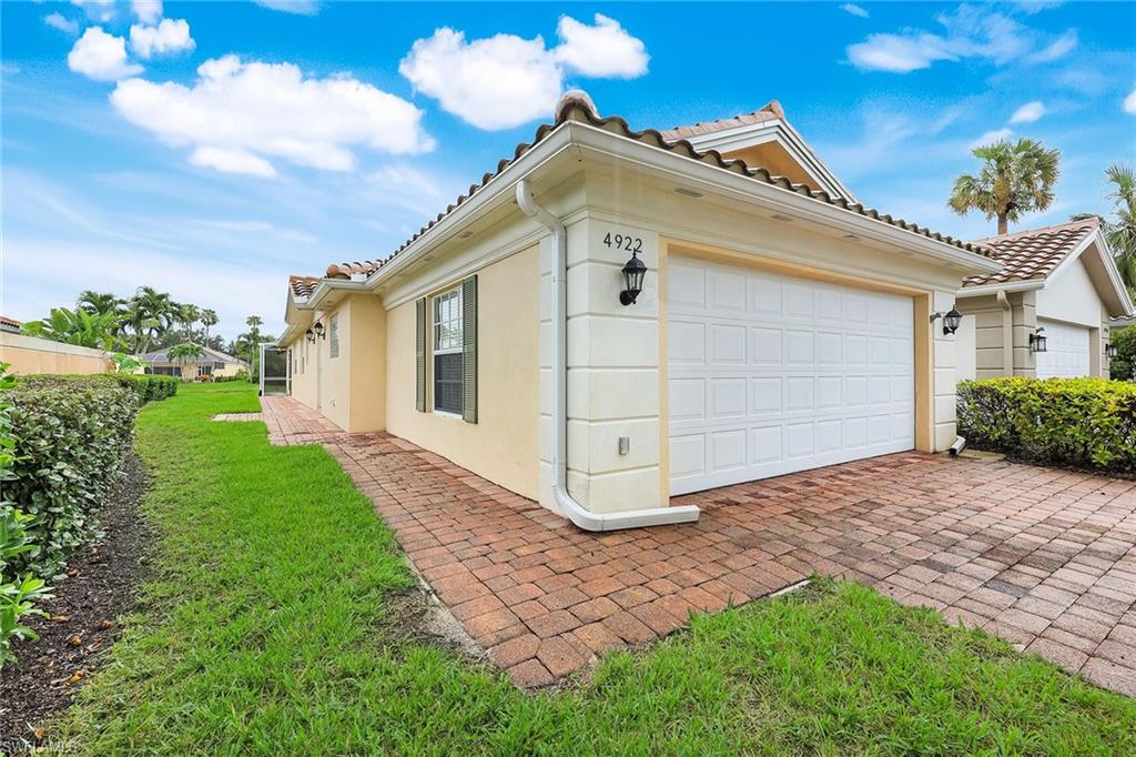 4922 Kingston Way Property Photo 2