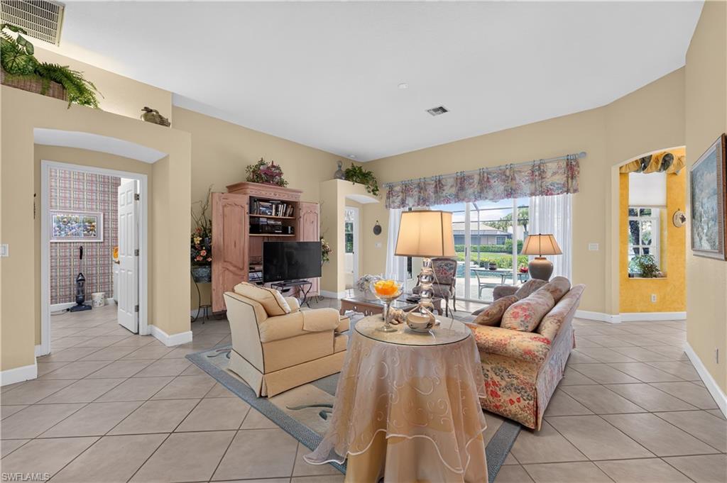2317 Island Cove Cir N Property Photo 7