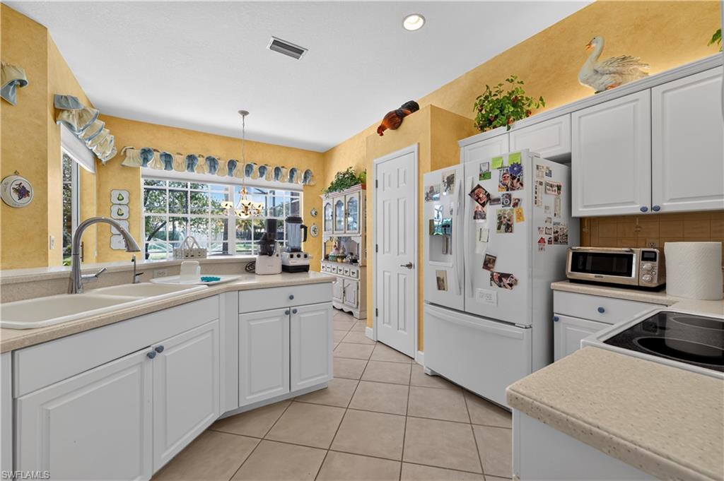 2317 Island Cove Cir N Property Photo 10