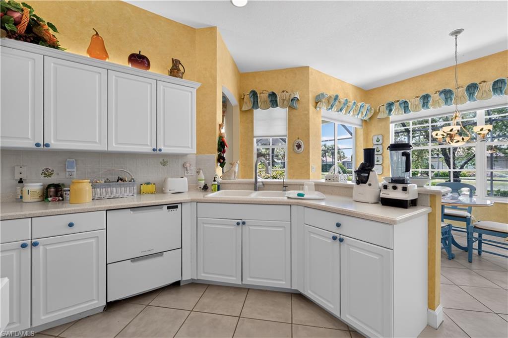 2317 Island Cove Cir N Property Photo 12