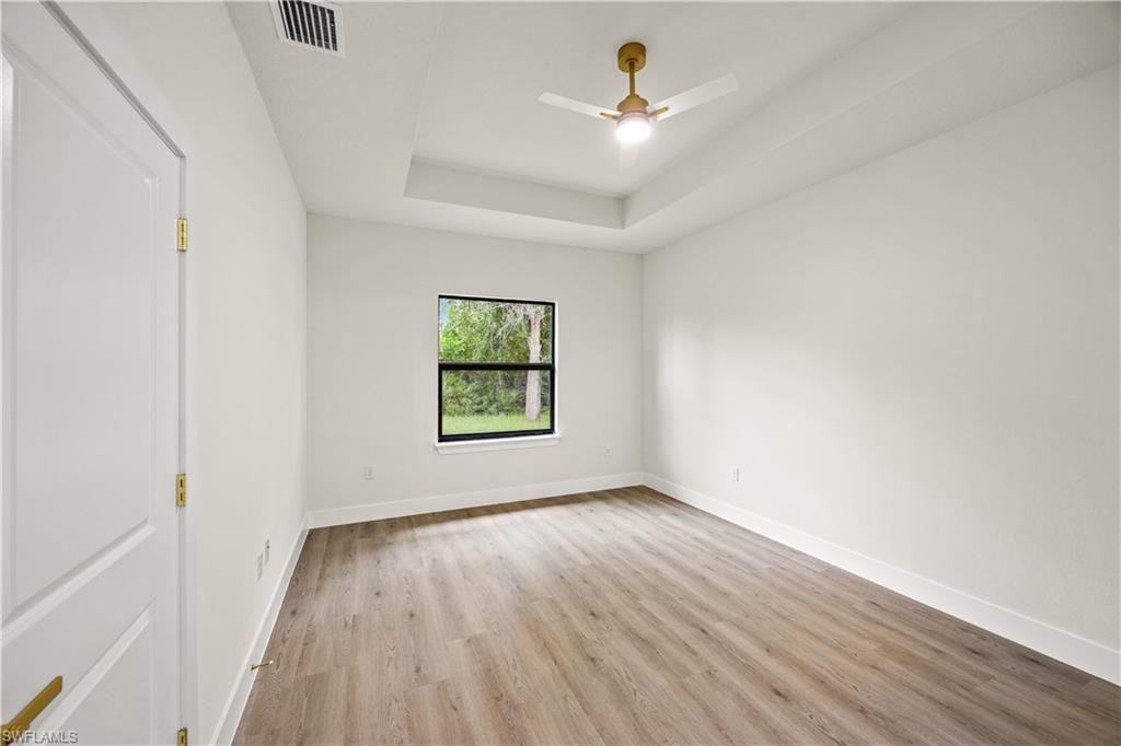 1548 Ripley St Property Photo 13
