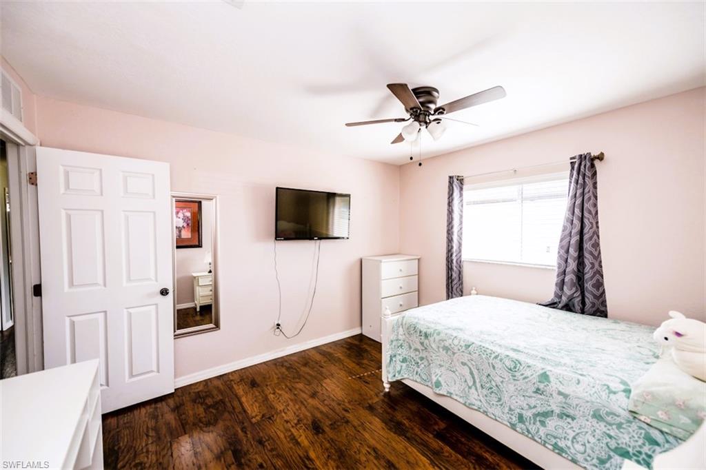501 24th Ter Property Photo 17
