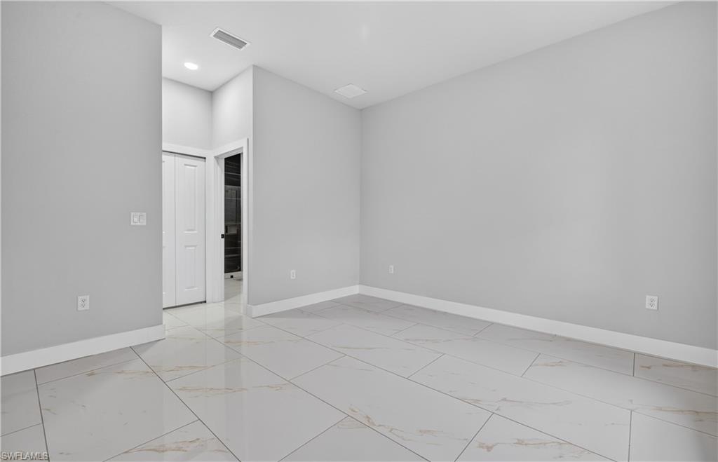 525 Genesee Ave S Property Photo 8