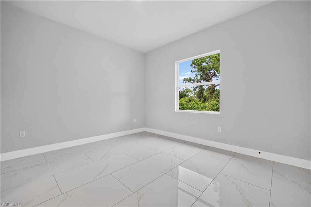 525 Genesee Ave S Property Photo 10