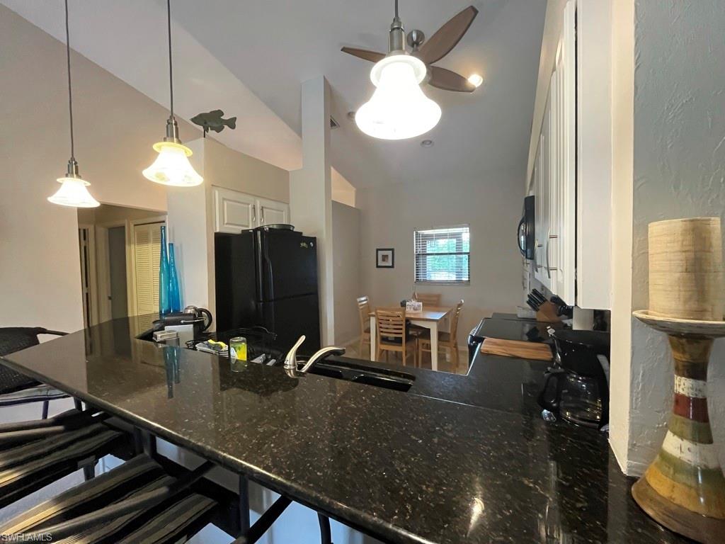 513 Lake Louise Cir 202 Property Photo 4