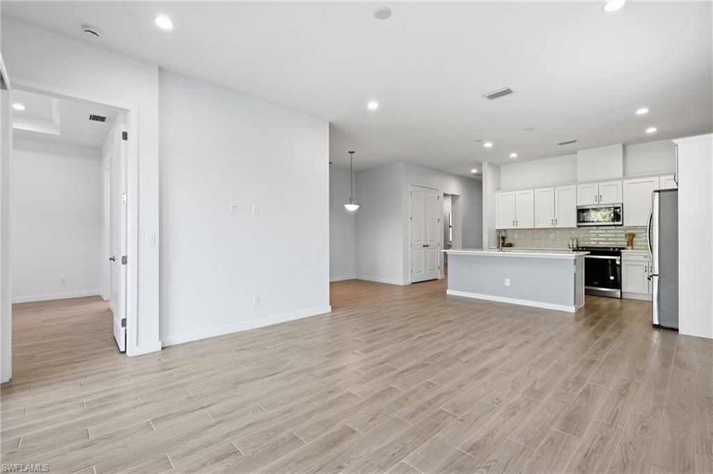 14792 Kingfisher Loop Property Photo 5