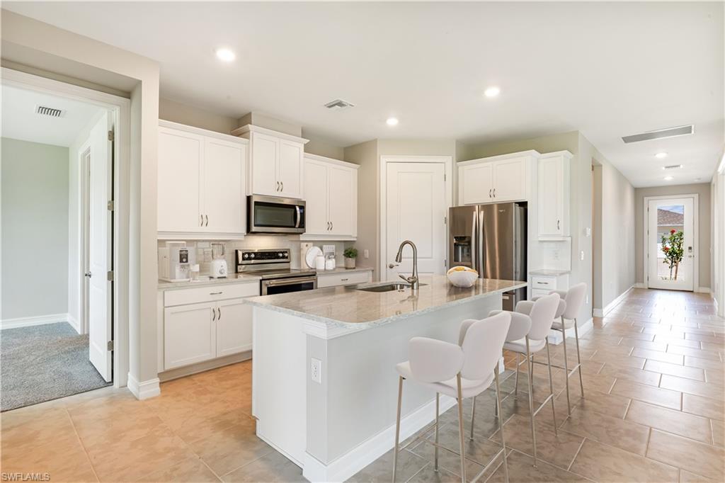 18145 Lagoon Reach Ln Property Photo 2