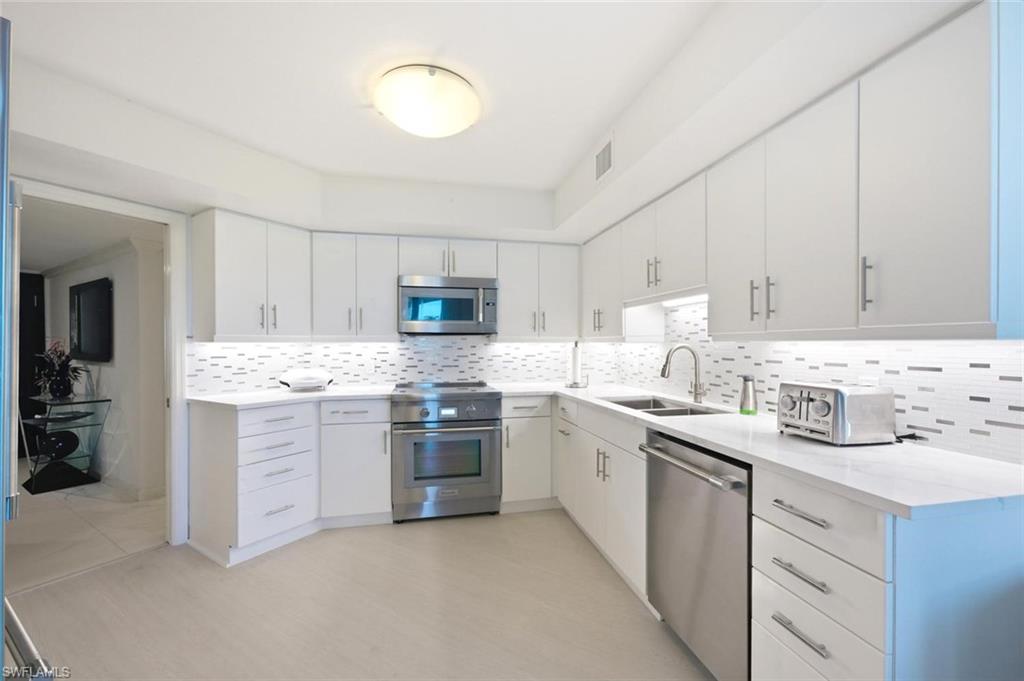 4551 Gulf Shore Blvd N 201 Property Photo 12