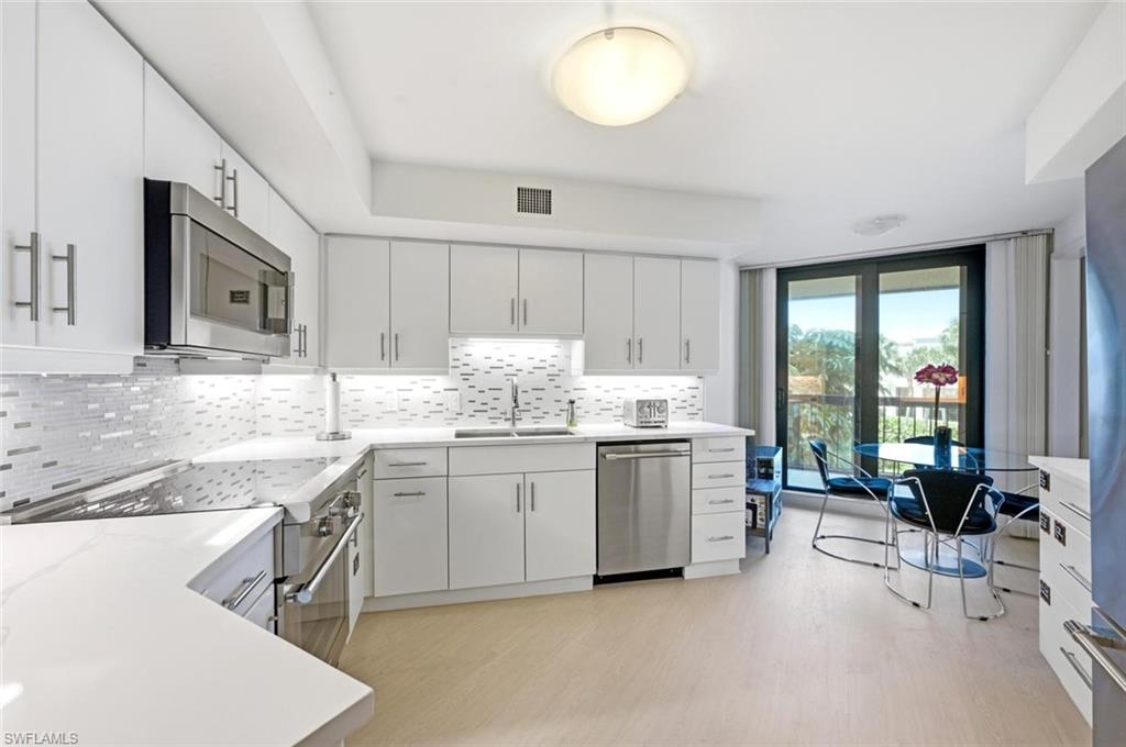 4551 Gulf Shore Blvd N 201 Property Photo 13