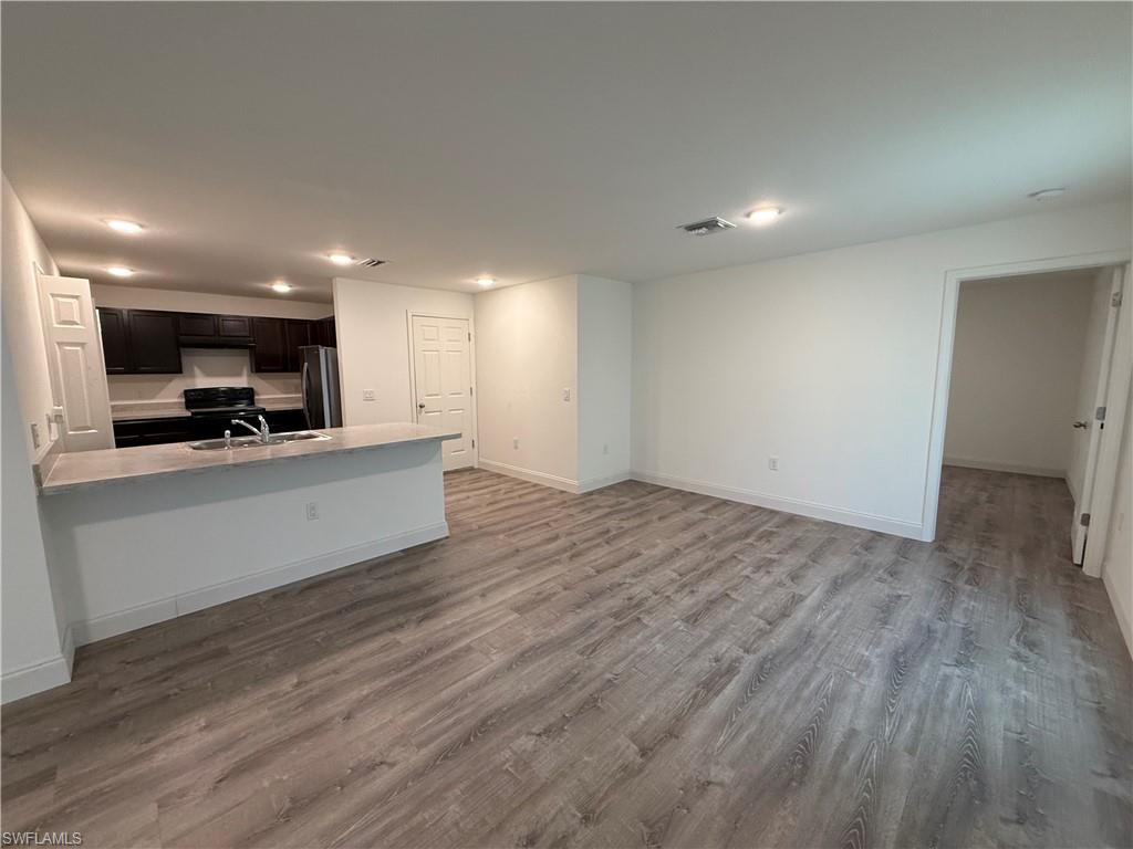 3242 Cordova Ter Property Photo 2