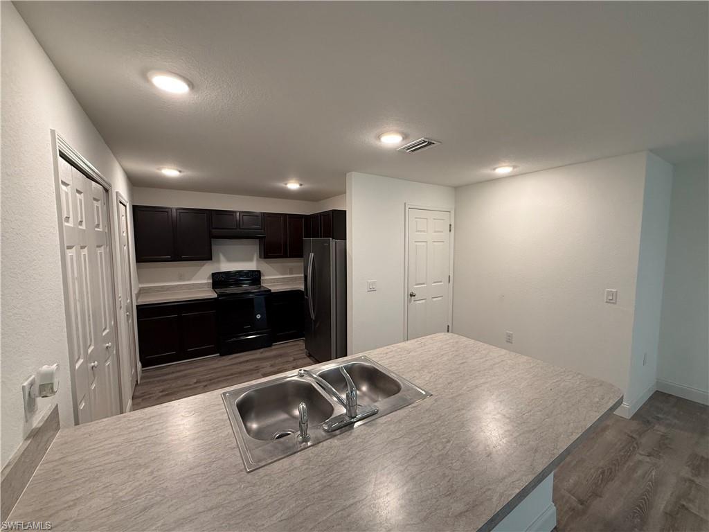 3242 Cordova Ter Property Photo 4