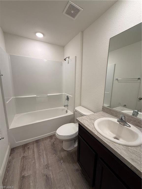 3242 Cordova Ter Property Photo 10