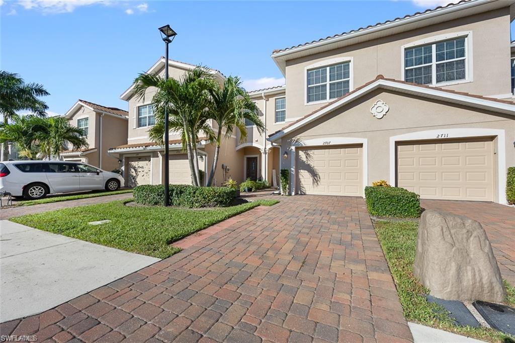 2707 Blossom Way Property Photo 2