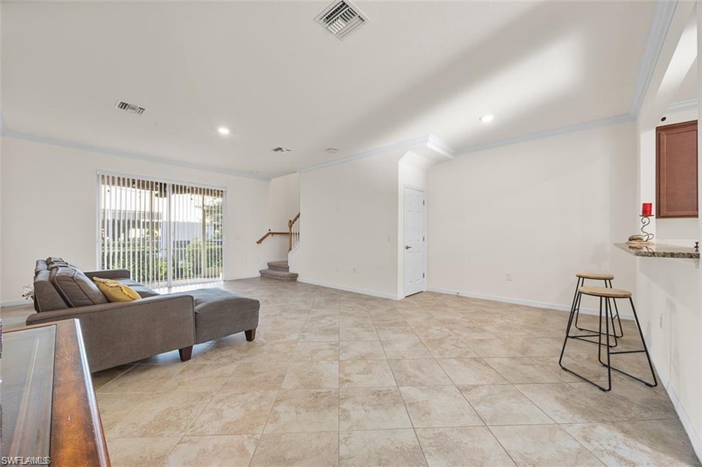 2707 Blossom Way Property Photo 5
