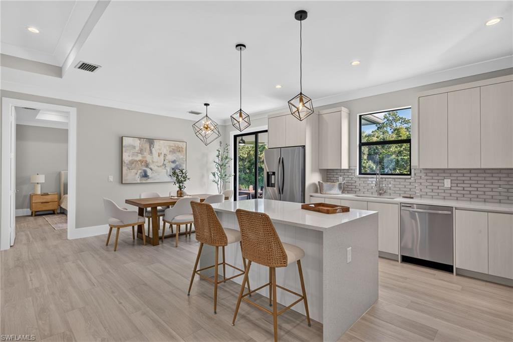 2141 Golden Gate Blvd E Property Photo 8