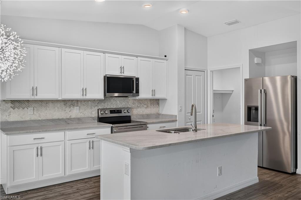 204 28th Ter Property Photo 2