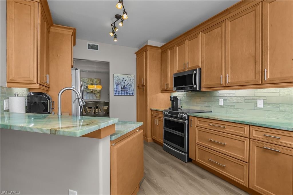 23501 Wisteria Pointe Dr 1203 Property Photo 6