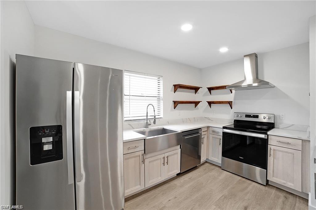 1160 Michigan Ave Property Photo 4