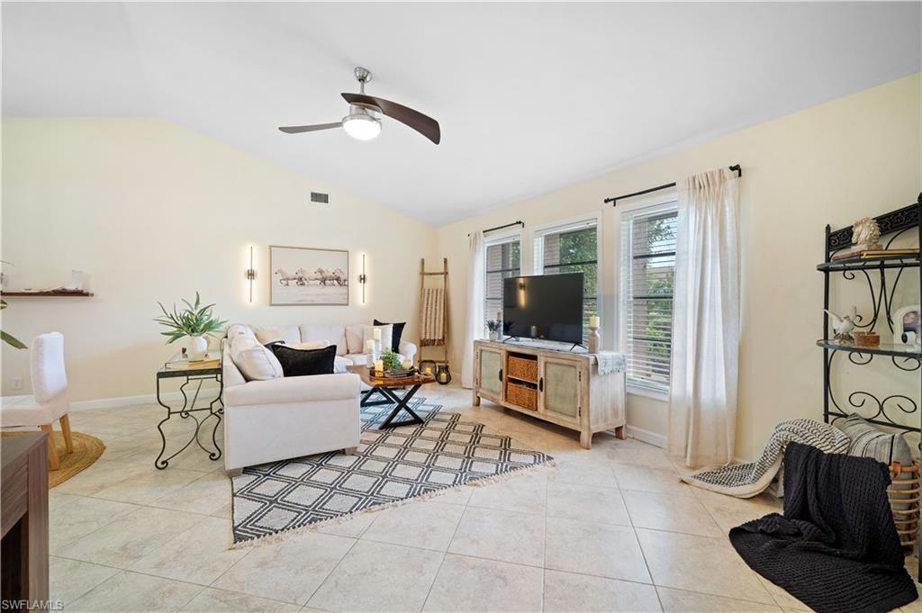 2236 Queens Blvd Property Photo 10