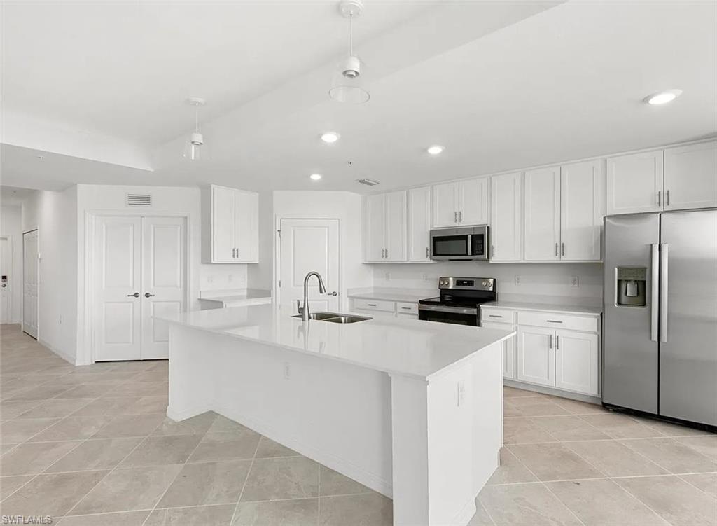 5453 Double Eagle Cir 3114 Property Photo 4