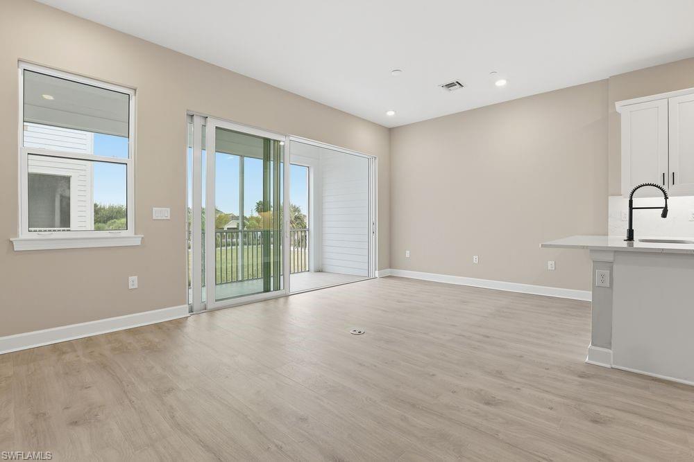 1624 Compass Pointe Ct 2-203 Property Photo 3